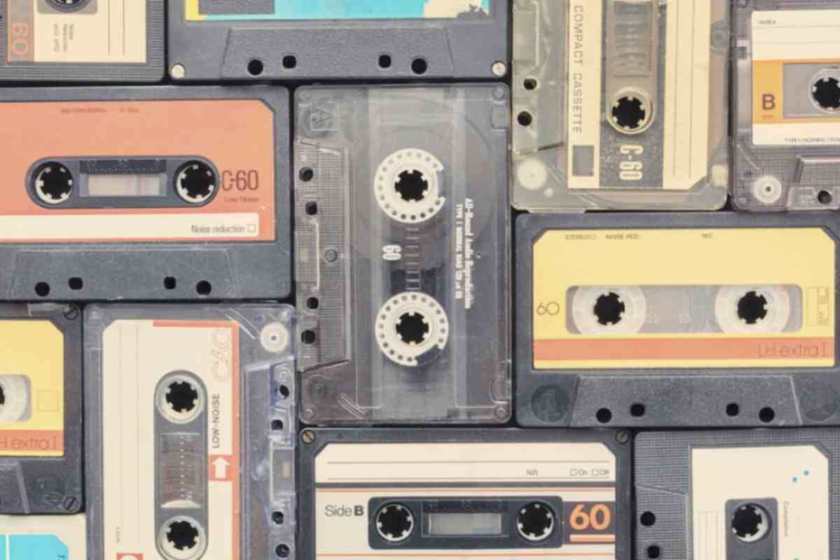 Per comprendere appieno il valore di alcune di queste musicassette, è utile soffermarsi sulle figure e le epoche che rappresentano