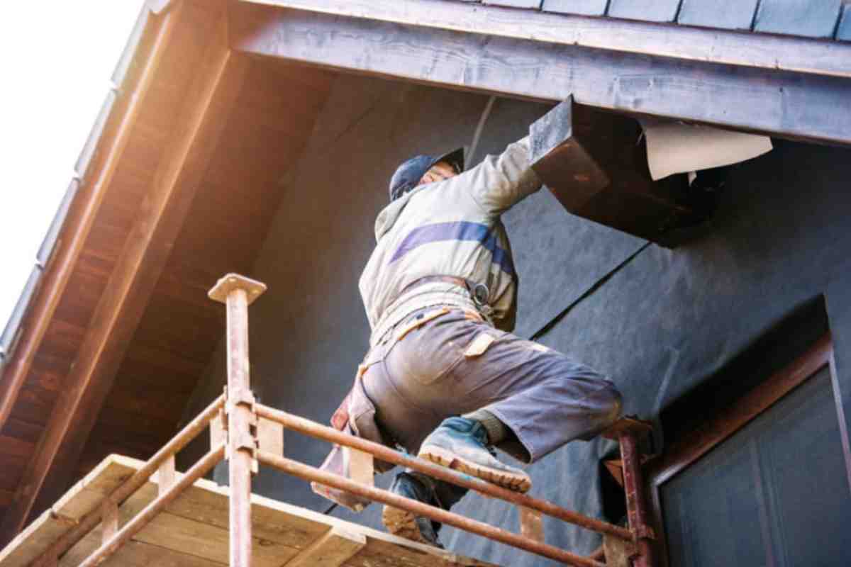 Originaria di Liverpool ma cresciuta in Kent, Maxine è tornata in città per frequentare la LJMU, dove ha conseguito una laurea