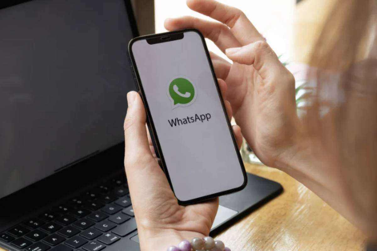 Dal suo lancio nel 2009, WhatsApp si è evoluto da semplice applicazione di messaggistica per smartphone a piattaforma multipiattaforma
