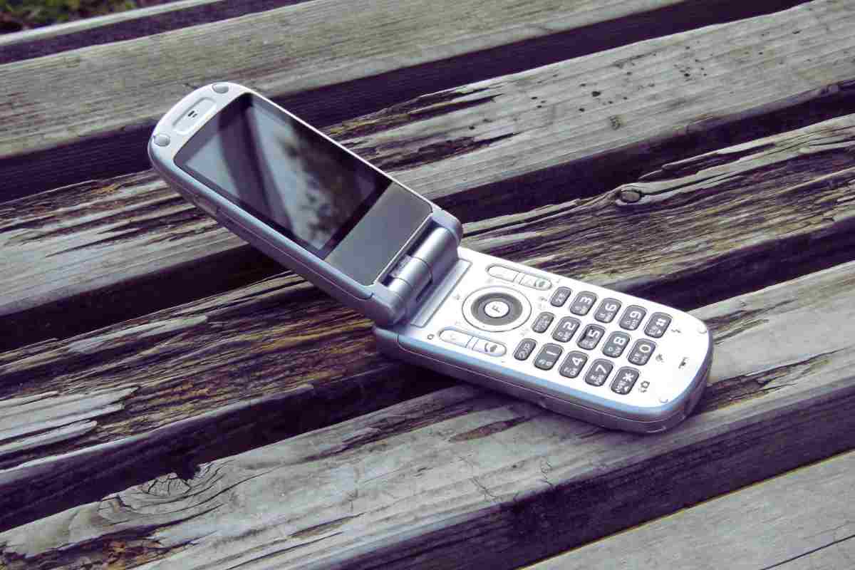 questi vecchi telefoni oggi valgono una cifra folle